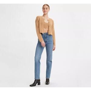 Women’s Straight Leg Jeans in Light Blue - Classic Denim